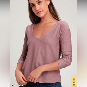 Lulu’s mauve ribbed tee